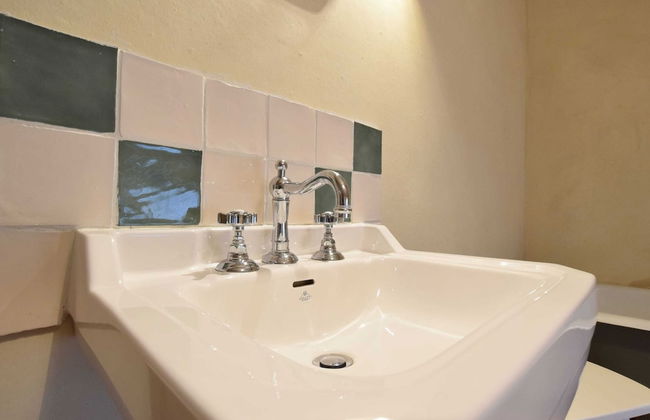 Castle Wing Situated in the Heart of a Quiet - Foto 11