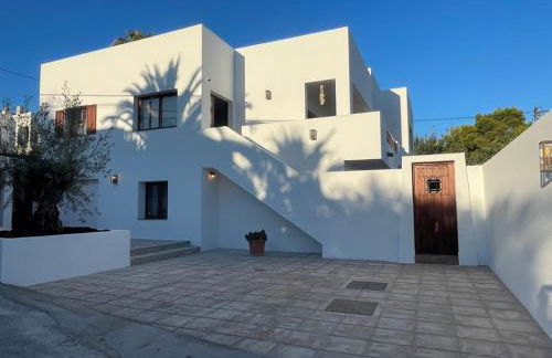 Off-grid Luxury Villa with Tikibar by the pool. - Photo 79