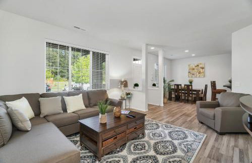 Terra House Tacoma - EV Power Station, Crib, Stroller, High Chair - Foto 4