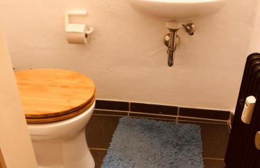 Central-Quiet-5min to tram-shopping- - Foto 26