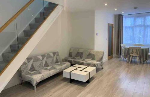 The Villas - Modern Comfort, 15 mins to Silverstone and Milton Keynes - Free parking, Prime, Netflix - Foto 16