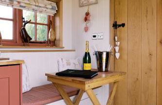 Shepherd's Hut- Hot Tub- Wellness Spa- Wood Burner - Foto 10
