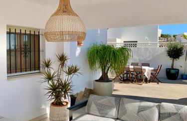 Casa Laura by Sun & Sea Homes - Photo 2