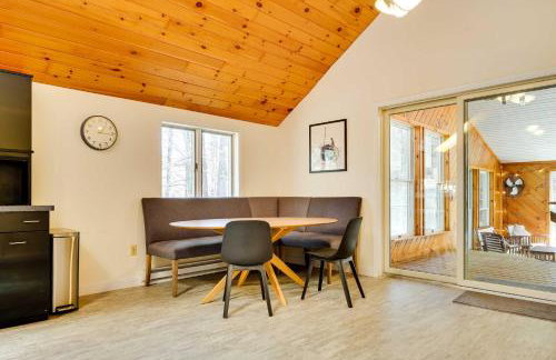 Lake George Oasis with 9 Acres, Hot Tub and Game Room! - Foto 12