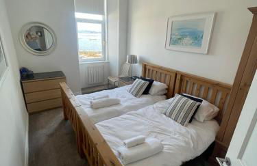 Millport Beach Apartment, Crichton St, sea views - Photo 15
