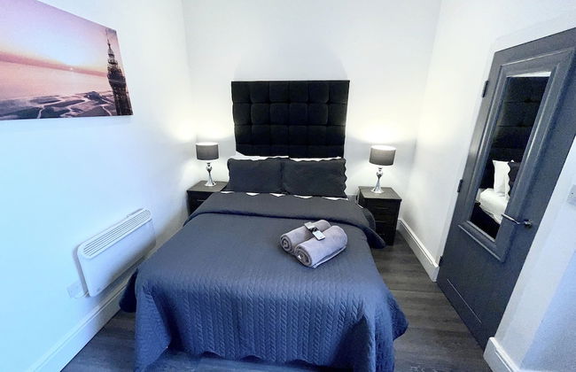 Albert Luxury Hottub and Jacuzzi Apartments - Photo 4