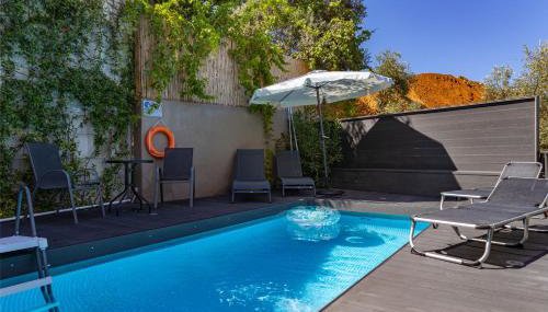 Blissful Residence with Pool by 8essentially - Foto 5, sunbed