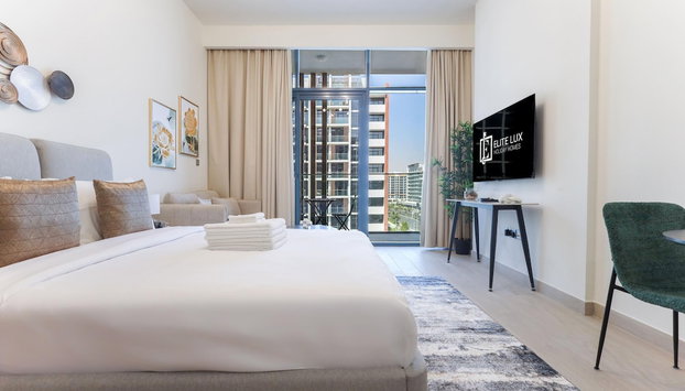 Elite LUX Holiday Homes - Modern Marvel Sleek Studio in Azizi Riviera - Foto 5, Habitación