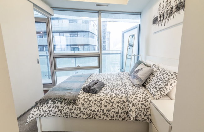 AOC Suites 2 Bedroom Condo, City CN Tower View - Foto 5