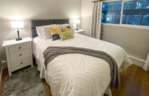 Walk to Beach and Village Bainbridge Island Gem! - Foto 19