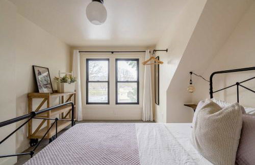 Stay Portland - Restored Farmhouse & Backyard Tiny House Village - Photo 26