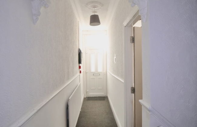 Lovely 6 bed Property Located Within Dudley - Foto 15