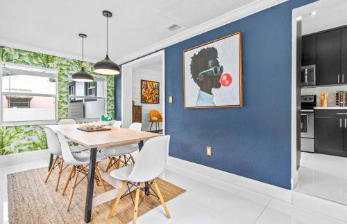 Arthaus- Fully Stocked Kitchen and Fenced Yard - Foto 3