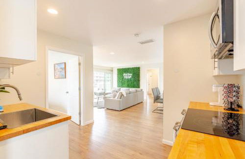 Luxury 2BR Oceanfront Condo with Rooftop Patio, 2 Minute Walk to the Beach! - Foto 20