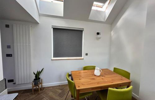 The garden house, separate entrance, free parking - Foto 10