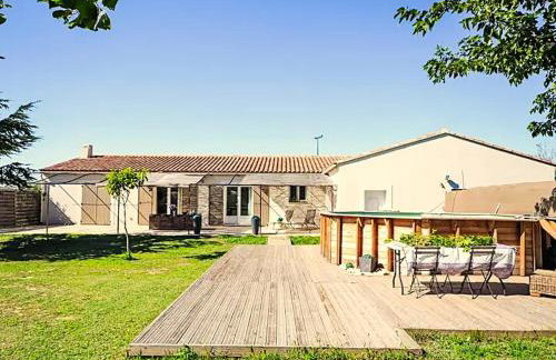 Gîte en Provence entre Pernes les fontaines et St Didier proche l'isle sur sorgues face Mont Ventoux Villa avec piscine - Photo 2