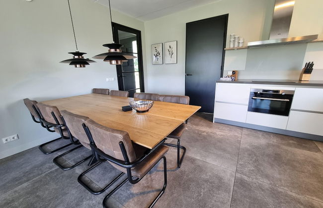 Luxurious Detached Water Villa With Jetty - Foto 9