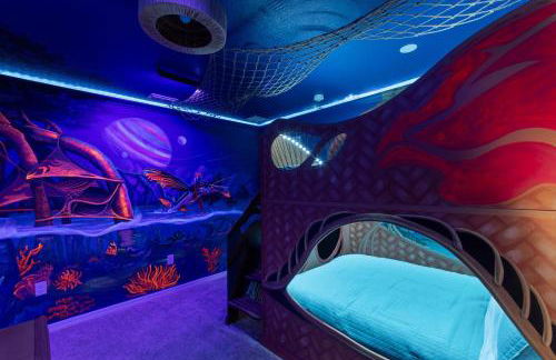 10 BR Home, Themed Rooms, Private Pool, in New Windsor Cay Resort - Foto 39