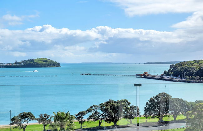 Magnificent Harbour View Villa in Orakei - Photo 34