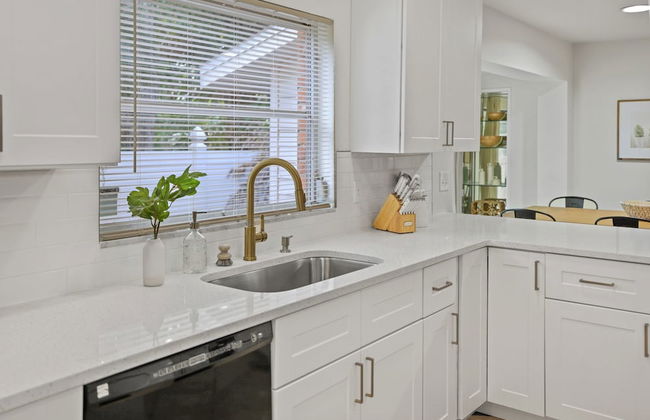 Golden Retreat: Expansive 6BR Home w Heated Pool ~ - Foto 66