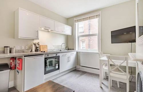 Coastal Apartment with Sea View 2 Minutes from Beach and Town Center - Foto 6