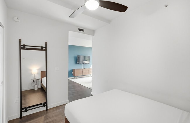Placemakr Marymount Ballston - Photo 42