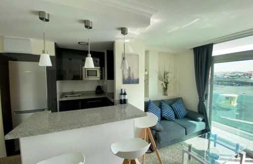 Hermoso Edificio Frente al Mar, a pie de Playa y hermosas vistas - Photo 4