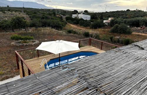 DOXA PETRA Small villa with pool - Photo 32