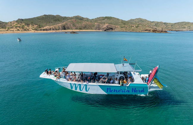 Paseo en barco por las calas del norte de Menorca - Foto 1