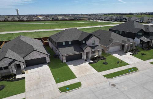 4Bed Luxury Getaway with Pool Table and Near Lake Lavon - Foto 1