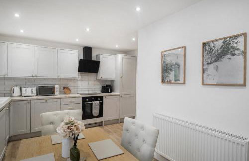 Milton Keynes 3BR, Stylish Home, Sleeps 5, Families Stays, Parking , Fast WiFi - Foto 5