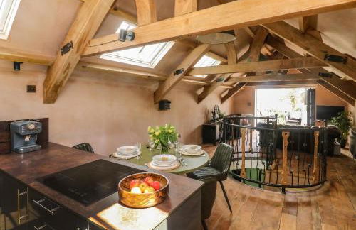 Becket's Barn - Photo 11