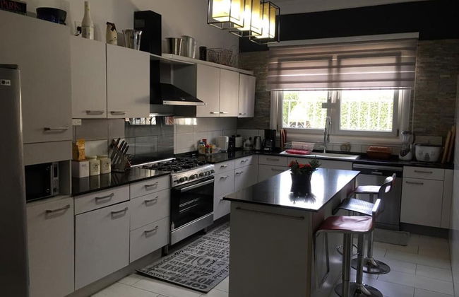 Stunning 3-bed House in Tema-ahenfie Villa - Photo 11