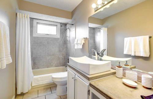 Pet-Friendly Omaha Vacation Rental with Deck! - Foto 19