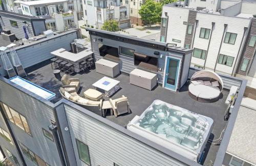 City Views - Walking Distance to Panthers Stadium - Photo 2