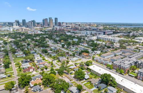 Stunning Tampa Stay Prime Location & Comfort! - Foto 61