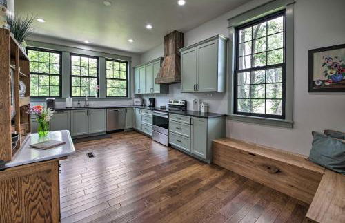 Bross Brothers Cabin with Wraparound Porch! - Foto 11