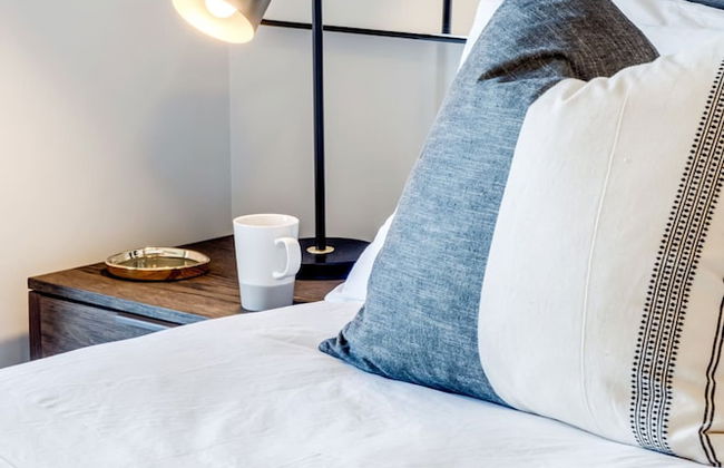 Cape Towns Charming Seaside Avaya Apartment - Photo 25