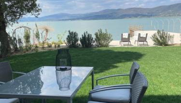 The Boathouse, at the lake - Photo 4