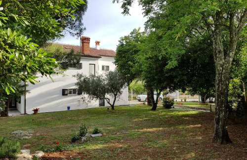 Villa Rosa with yard and children's playground - Foto 7