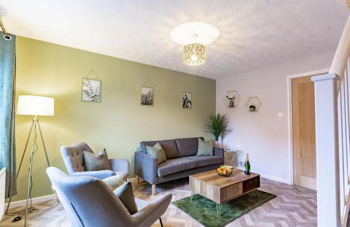 Modern 2-Bed Home with Free Parking Near Peak District - Foto 1