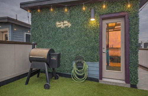 Spacious Denver Home with Private Rooftop Spa - Photo 35