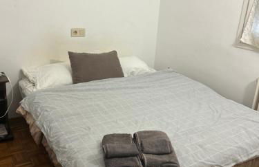 Habitación doble privada en figueres - Foto 1