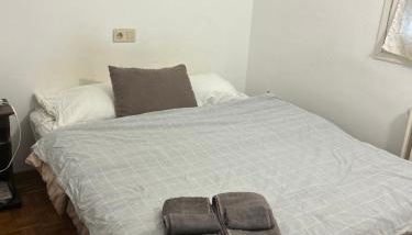 Habitación doble privada en figueres - Foto 1