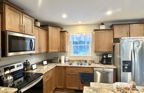 Waterfront Family & Pet Friendly Home with Hot Tub "Sandpiper Shores" - Foto 35