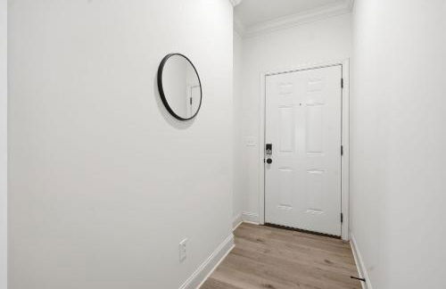 Chic 2BR2BA Home Great Location - Photo 19