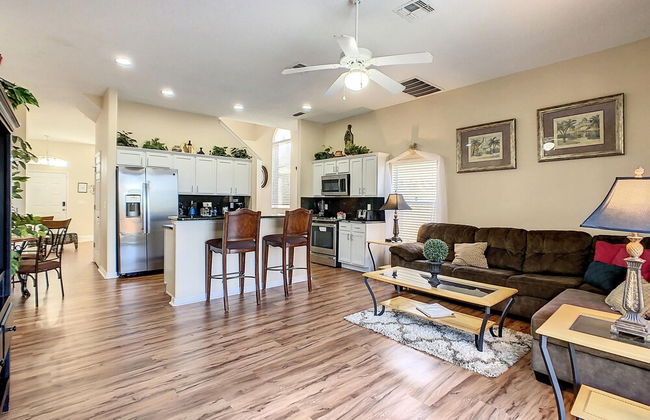 Triton Vacation Pool Home Near Disney - Foto 75