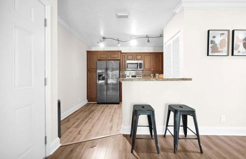 Serene Poolside Getaway Lake Access Parking - Foto 37