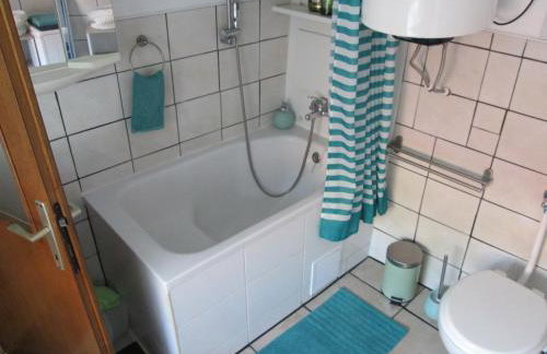 APARTMENT " Studio Green " free parking, self check-in - Foto 16