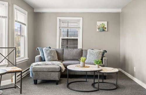 Downtown Beverly Apartment 8 Minutes to Salem and has King Beds - Photo 23